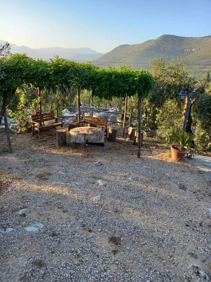 Le Capanne Di Villa Margherita Sonnino Екстериор снимка