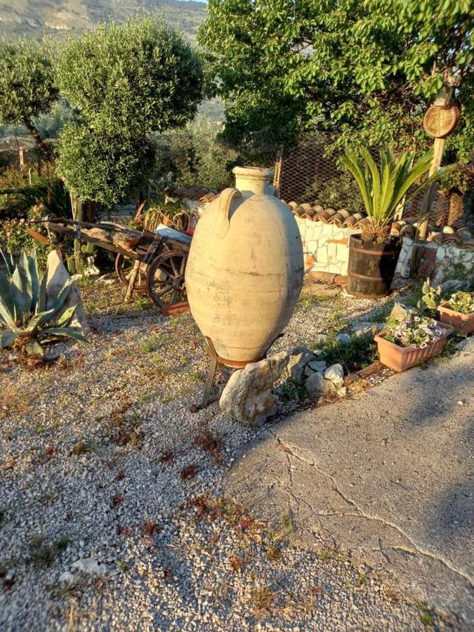 Le Capanne Di Villa Margherita Sonnino Екстериор снимка