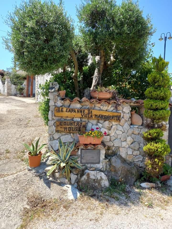 Le Capanne Di Villa Margherita Sonnino Стая снимка
