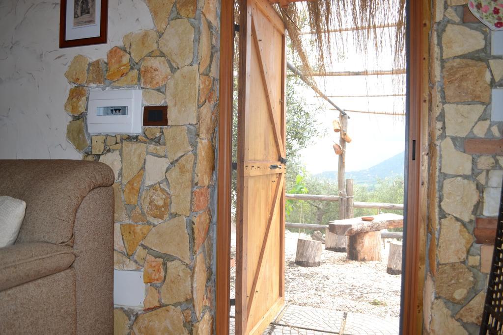 Le Capanne Di Villa Margherita Sonnino Екстериор снимка