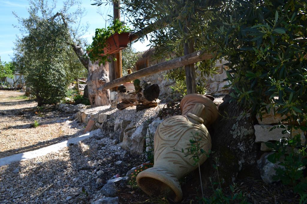 Le Capanne Di Villa Margherita Sonnino Екстериор снимка