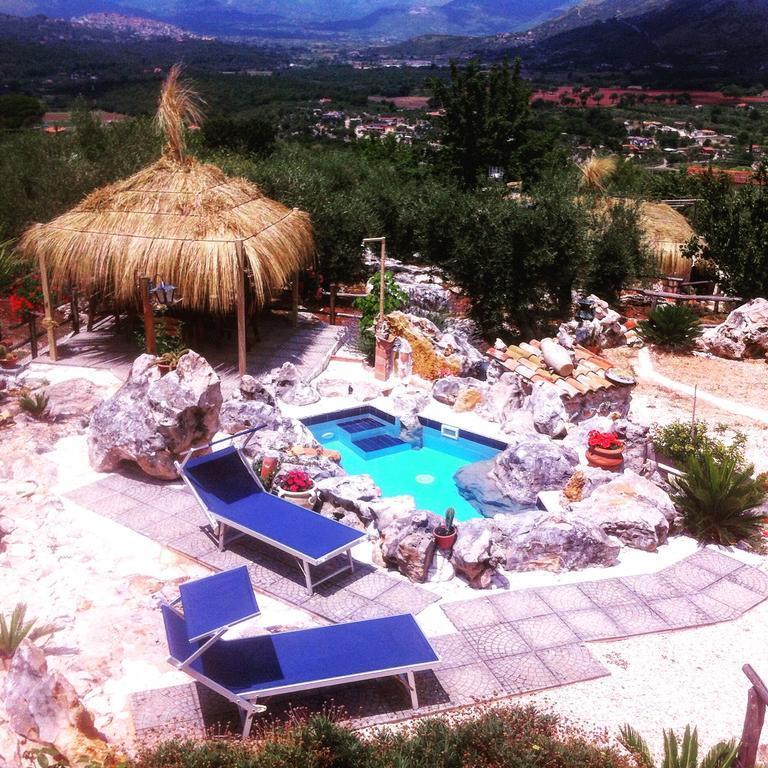 Le Capanne Di Villa Margherita Sonnino Екстериор снимка