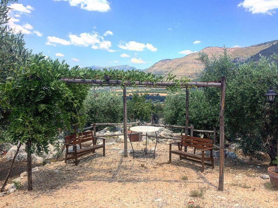 Le Capanne Di Villa Margherita Sonnino Екстериор снимка