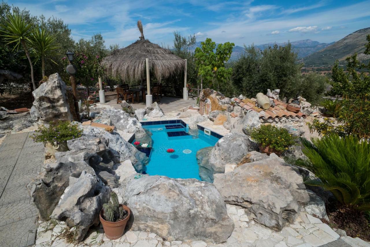 Le Capanne Di Villa Margherita Sonnino Екстериор снимка