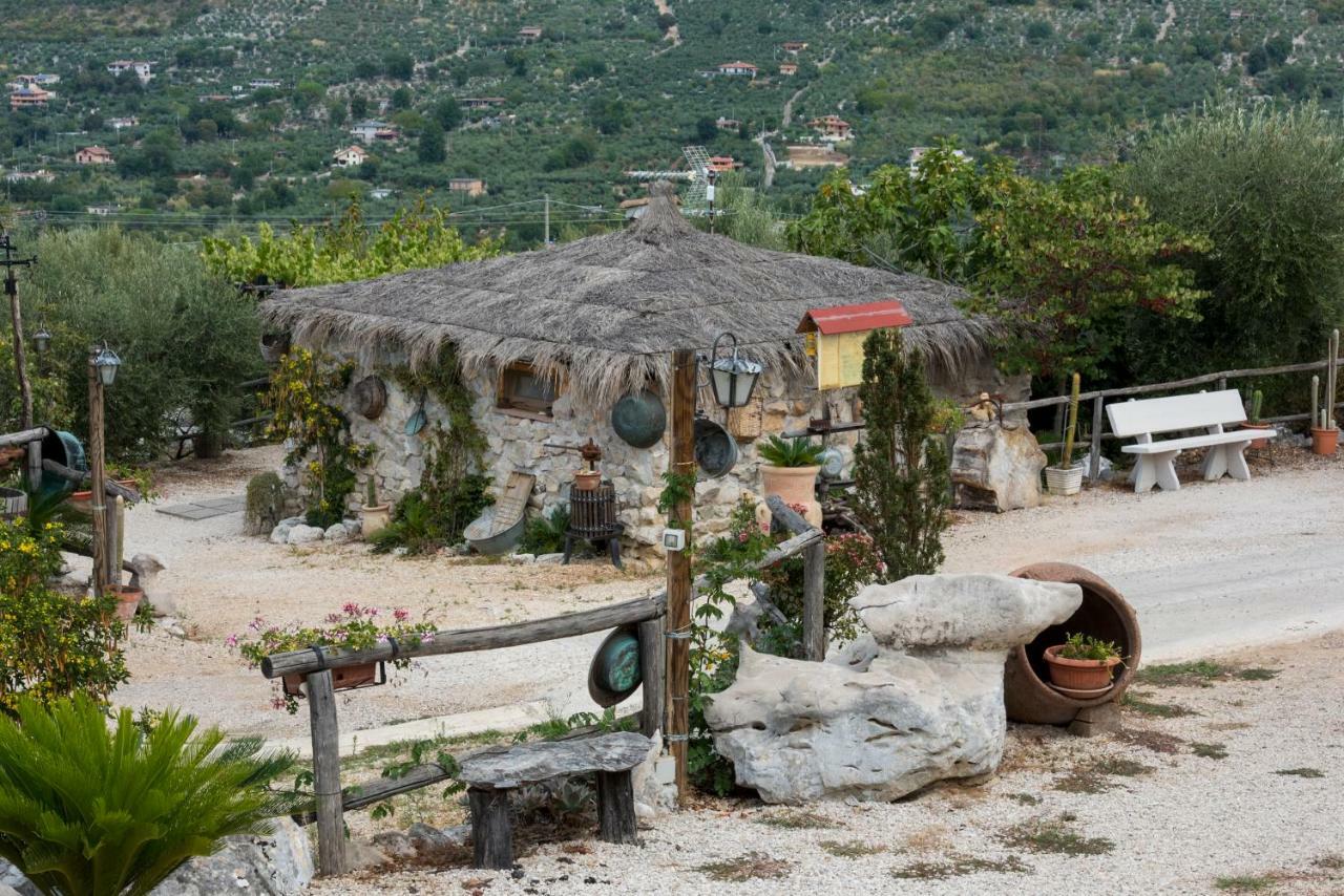 Le Capanne Di Villa Margherita Sonnino Екстериор снимка