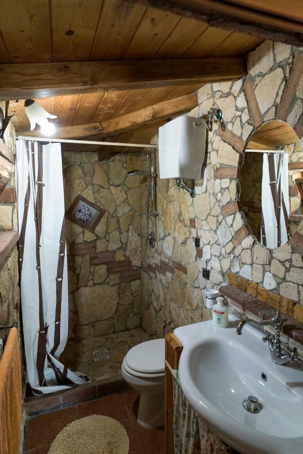 Le Capanne Di Villa Margherita Sonnino Екстериор снимка