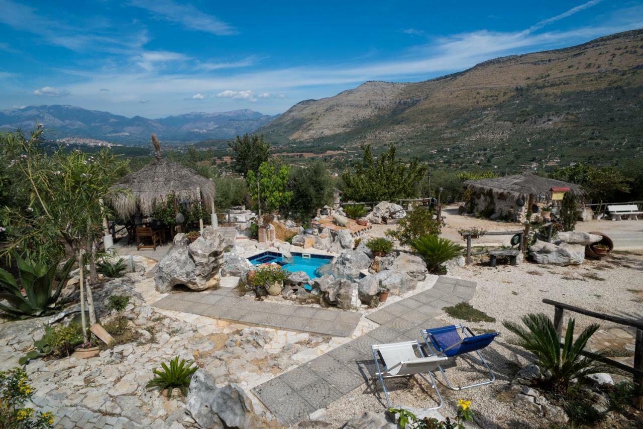 Le Capanne Di Villa Margherita Sonnino Екстериор снимка