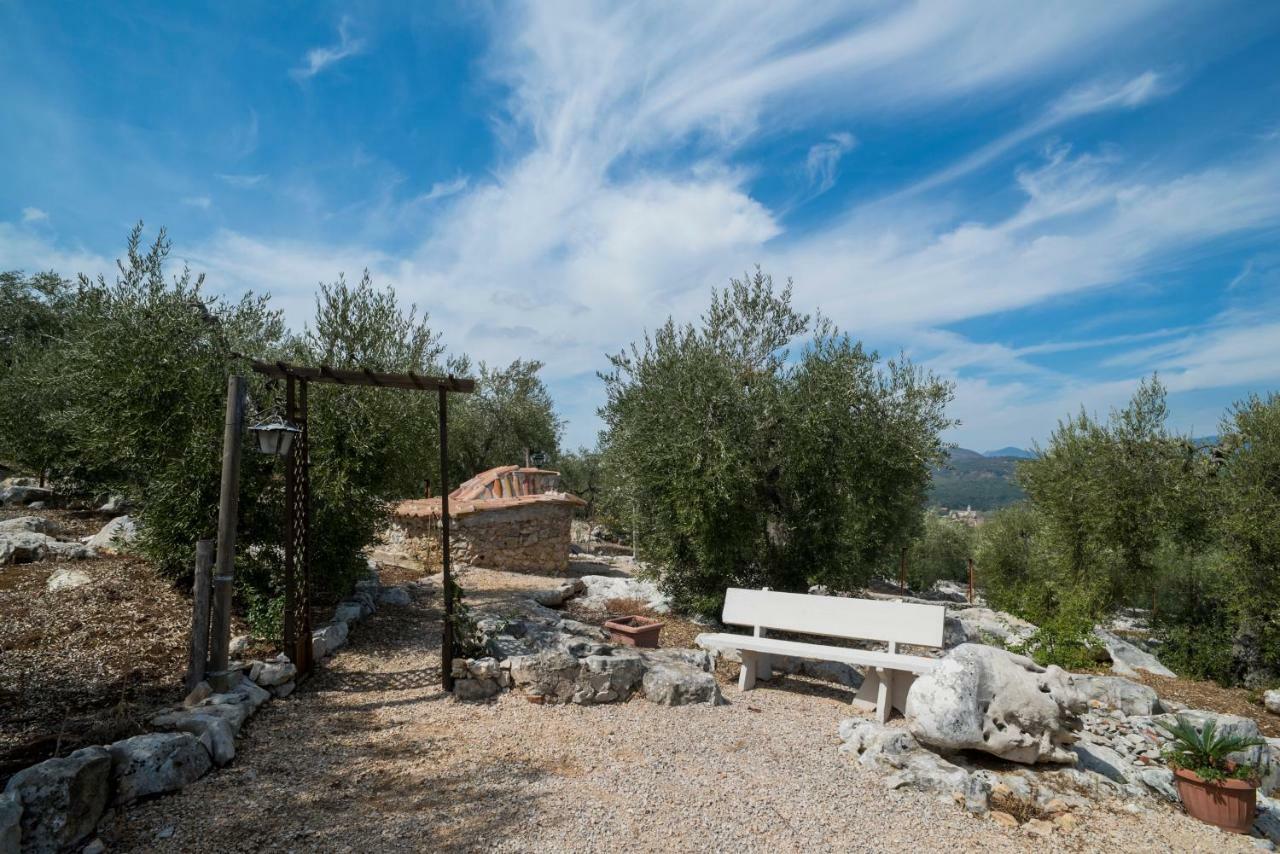 Le Capanne Di Villa Margherita Sonnino Екстериор снимка